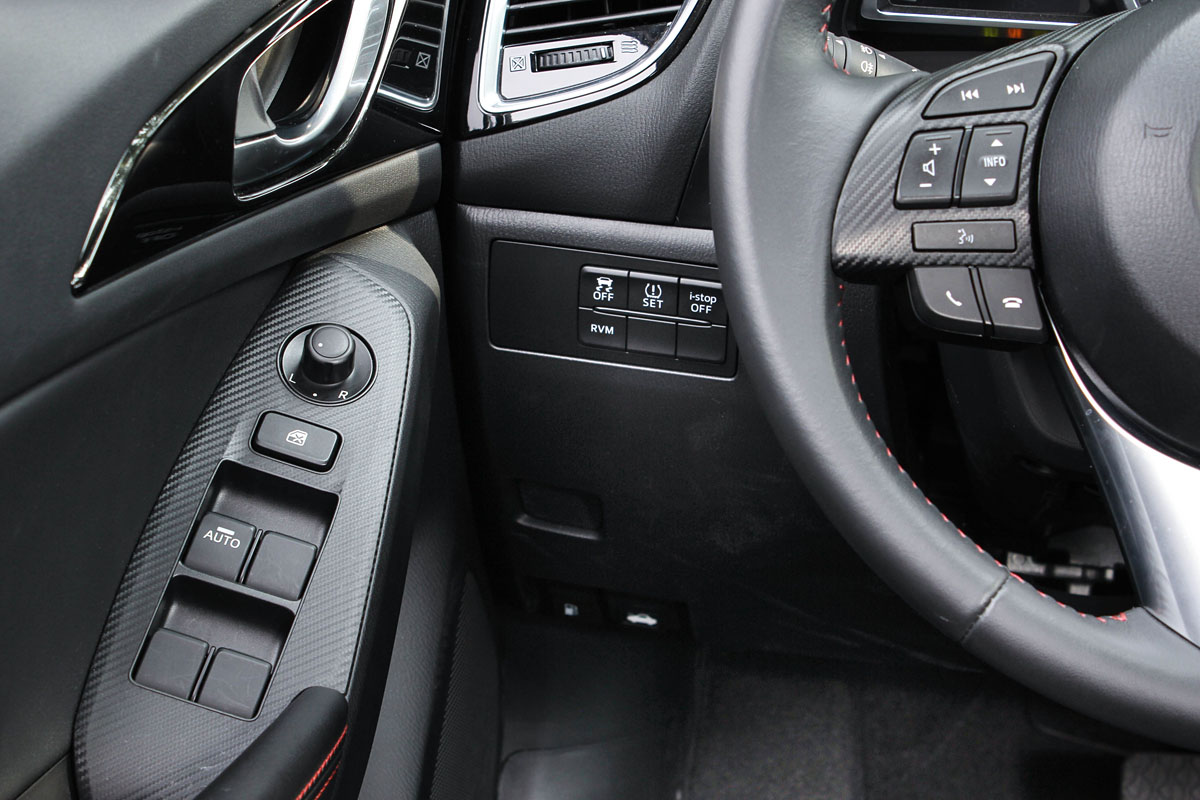 20150115Mazda320.jpg