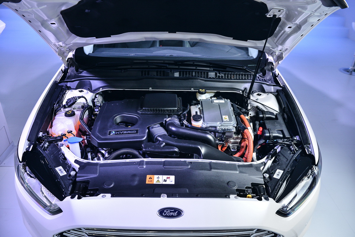 Ford Mondeo Hybrid 2.0L Atkinson引擎與油電混和動力系統 01.jpg