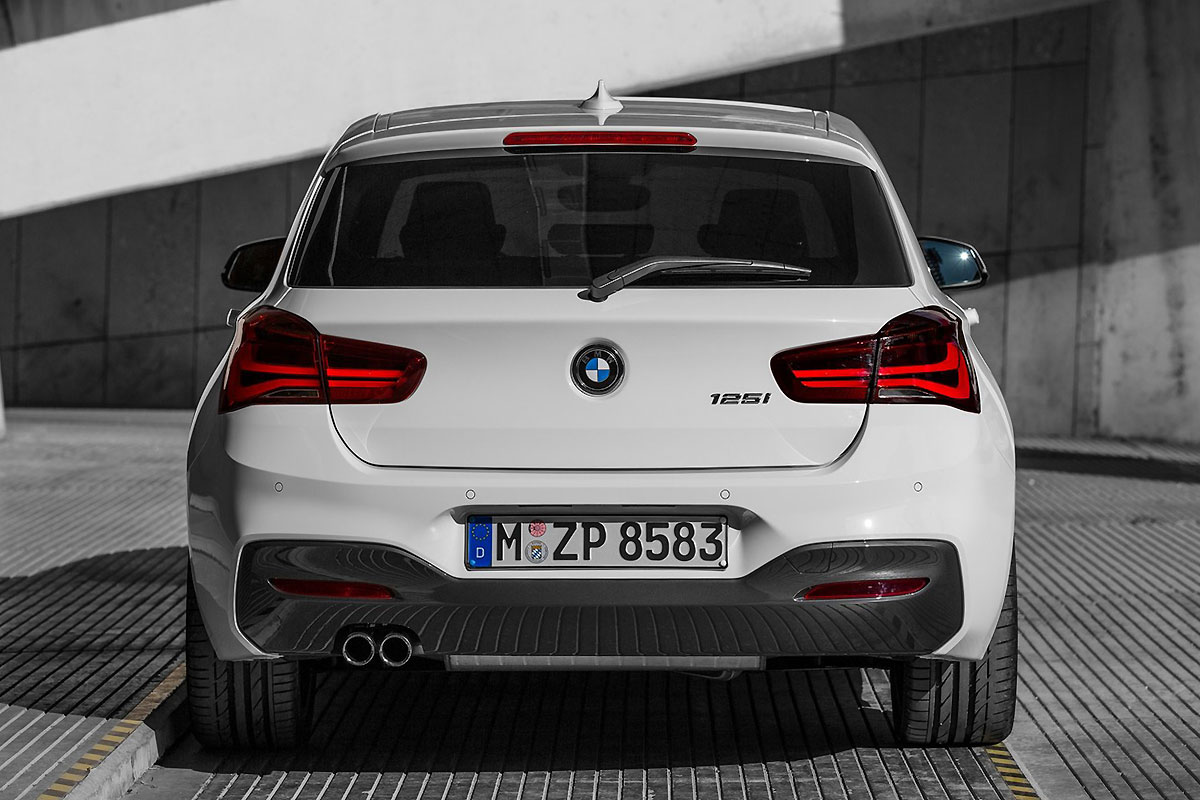 BMW-1-Series_2016_1600x1200_wallpaper_20.jpg