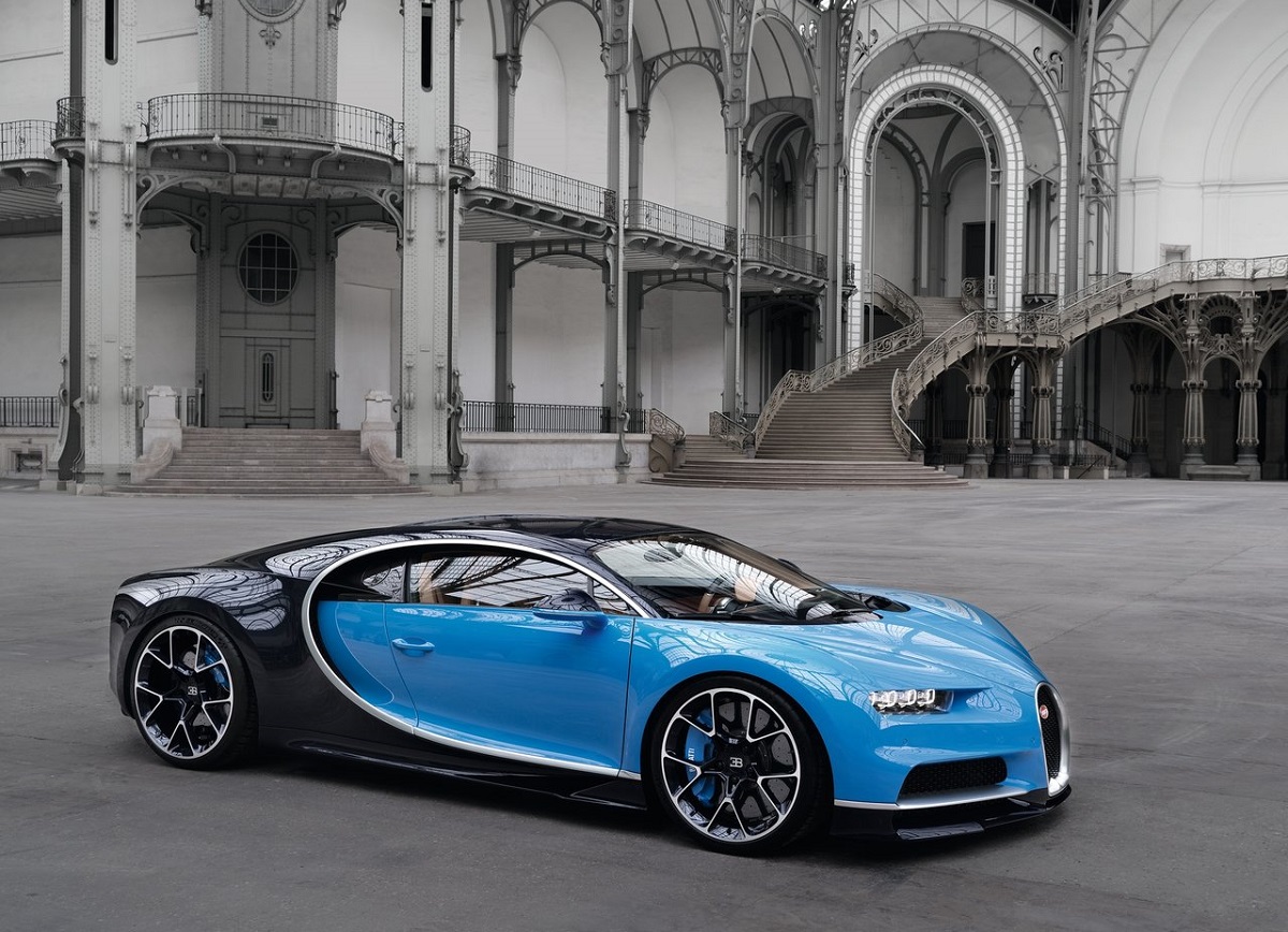 Bugatti-Chiron-2017 (3).jpg