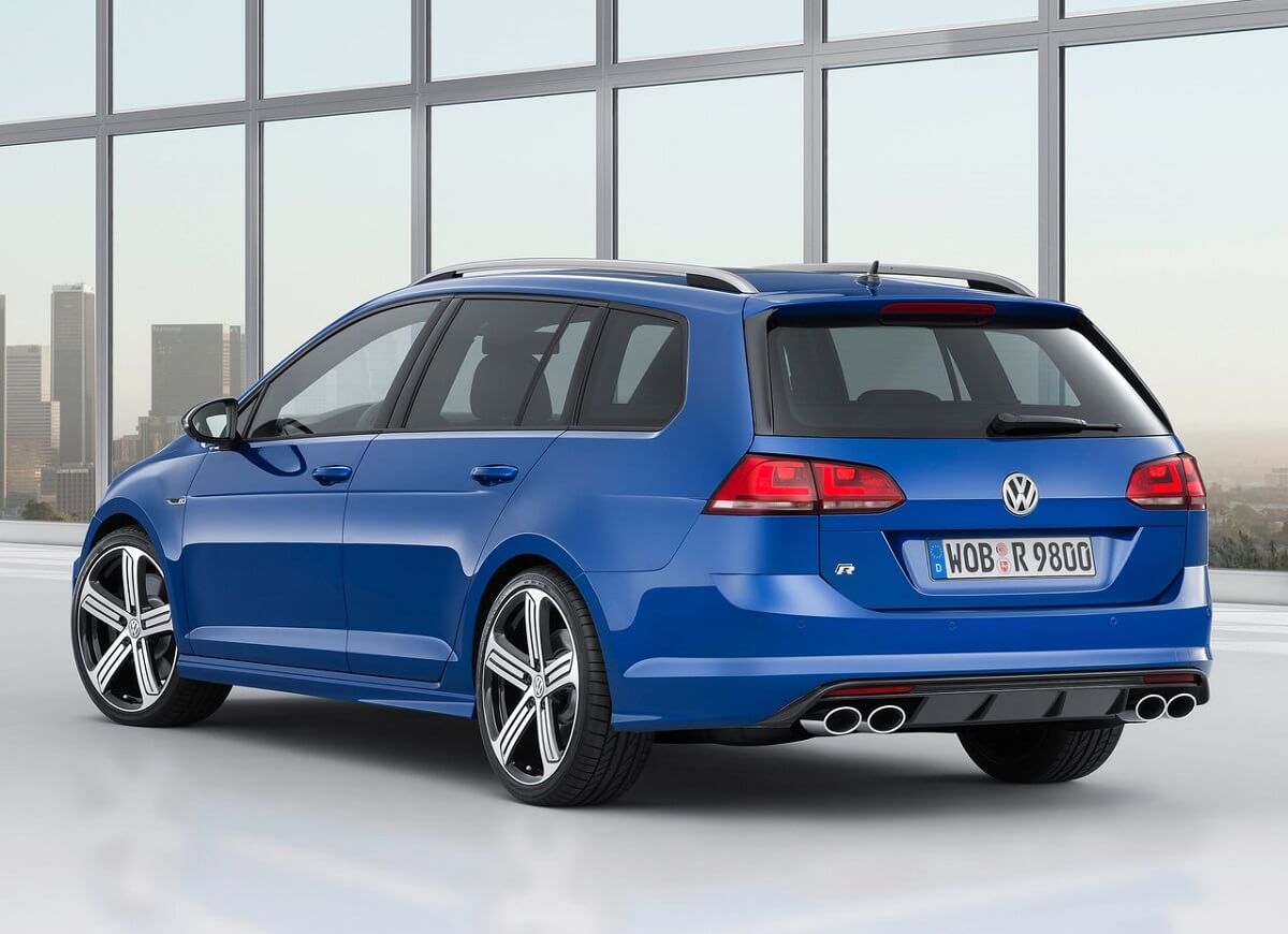 Volkswagen-Golf_R_Variant-2015 (1).jpg