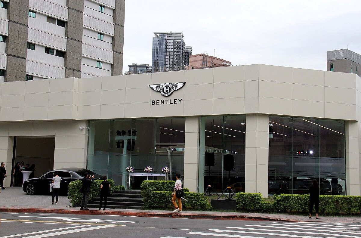 Bentley Taipei、Bentley Taichung展示中心重新開幕 全新LSUV-Bentayga正式進駐! - CarStuff 人車事