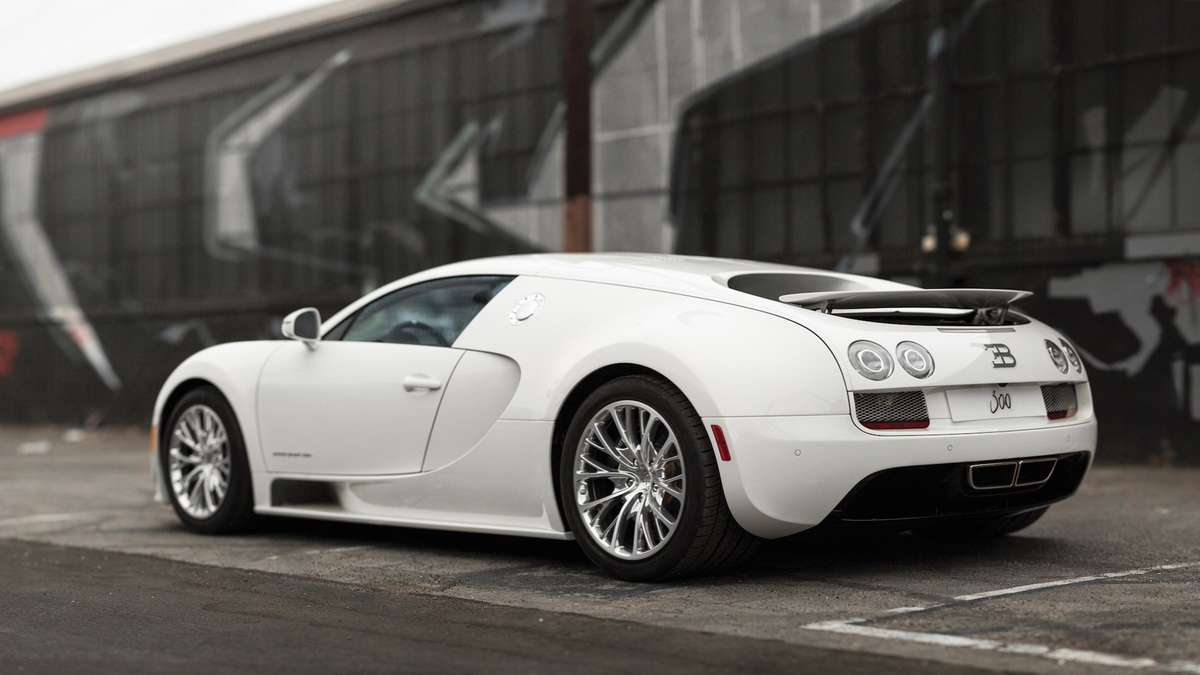 last-bugatti-veyron-super-sport-coupe-auction (1).jpg