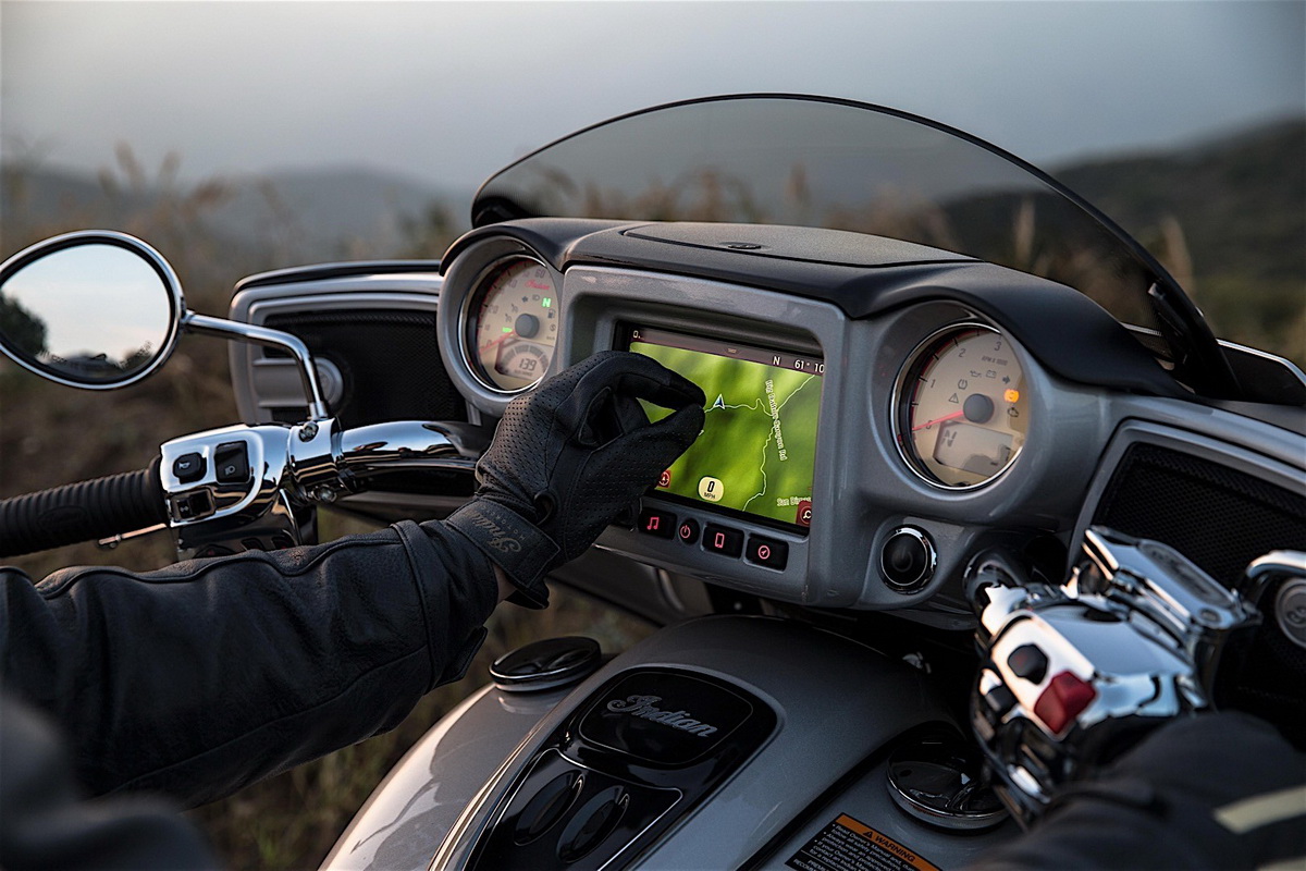indian-motorcycles-gaining-new-ride-command-infotainment-system_8.jpg