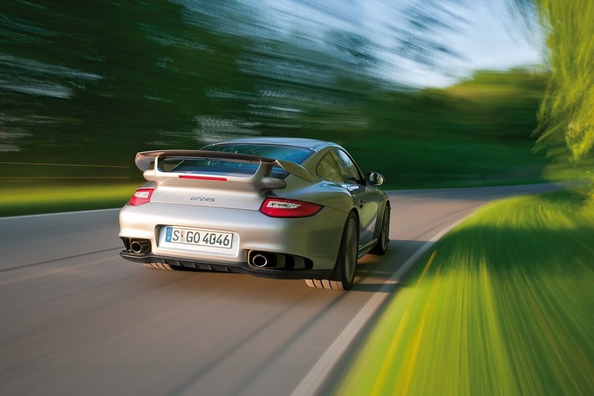 Porsche-911_GT2_RS-2011 (3).jpg