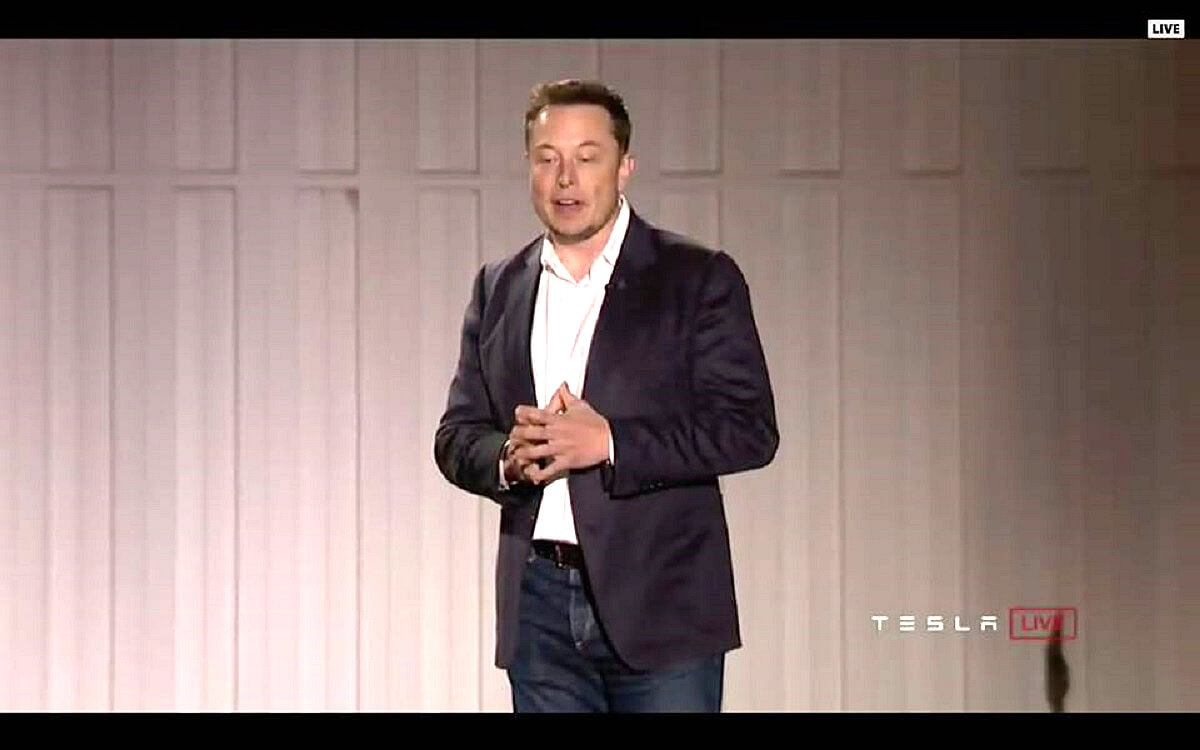 Tesla Model 3 (4).jpg