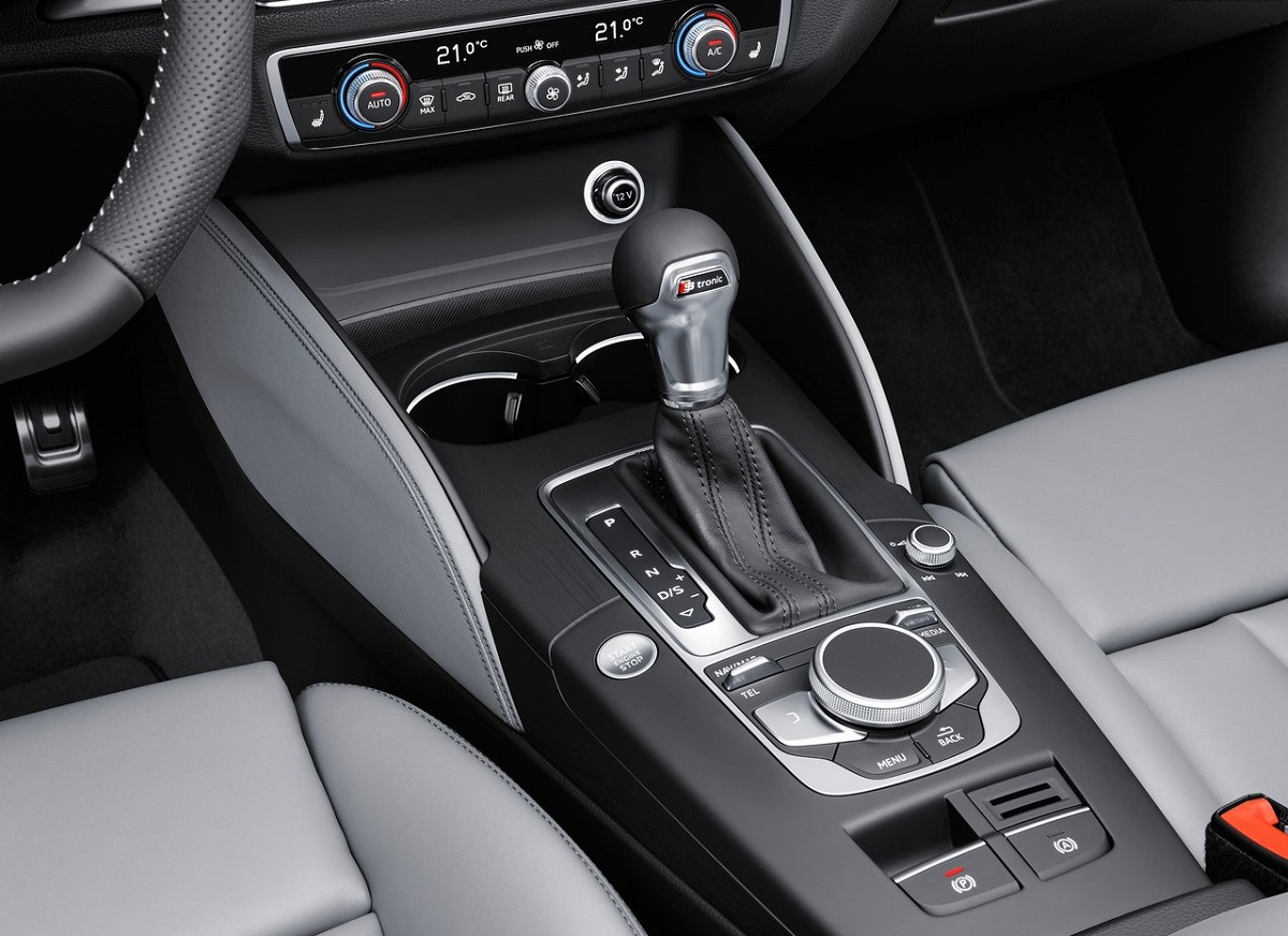Audi-A3_Sportback-2017 (3).jpg