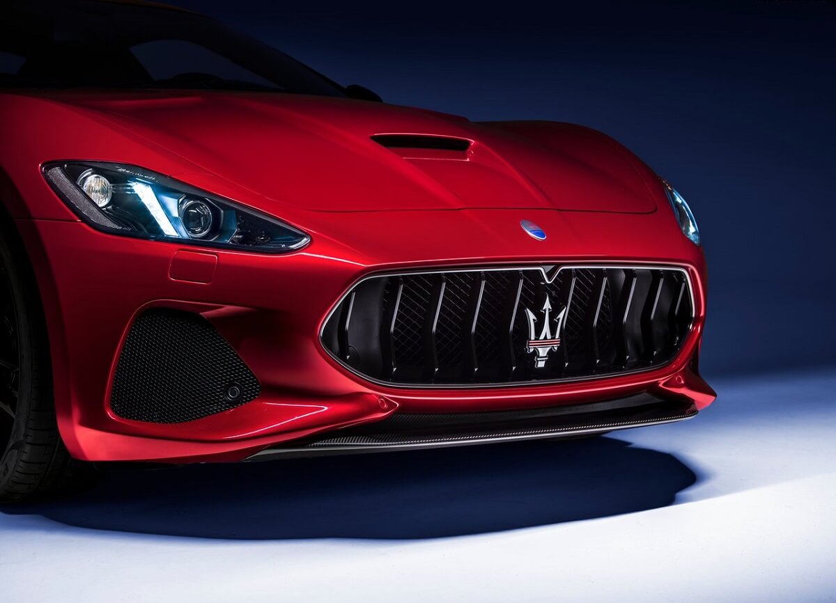 Maserati-GranTurismo-2018 (2).jpg