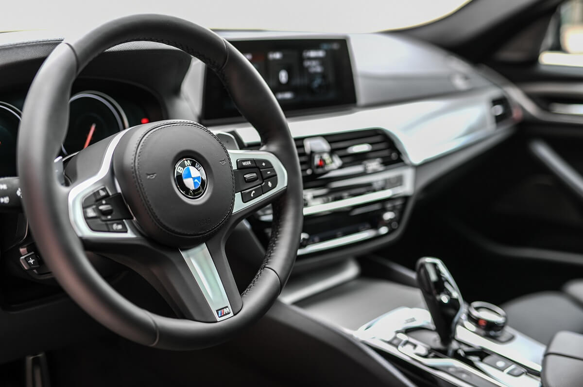 BMW M550i xDrive (6).jpg