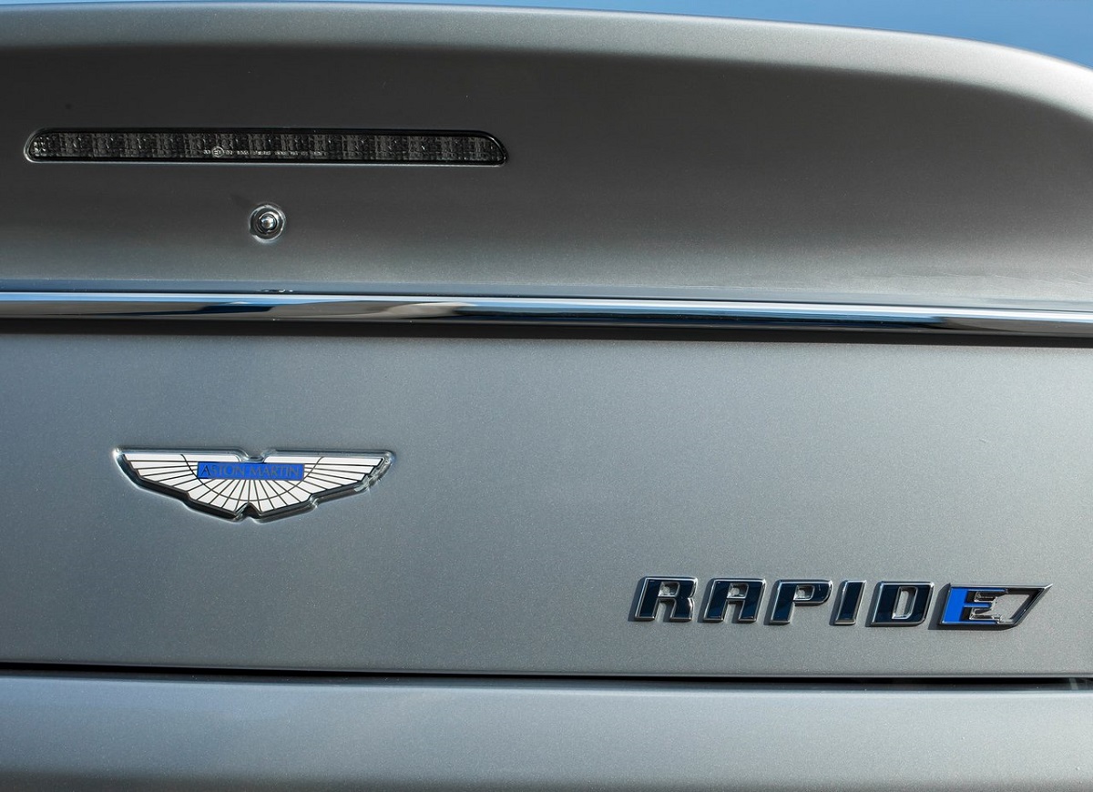 Aston_Martin-RapidE_Concept-2015 (2).jpg