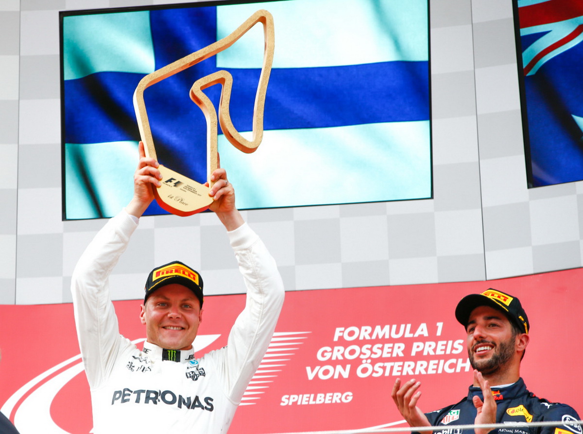 2017年F1第九站Valtteri Bottas以第一名姿態通過終點，取得今年也是生涯第二次的分站冠軍.jpg