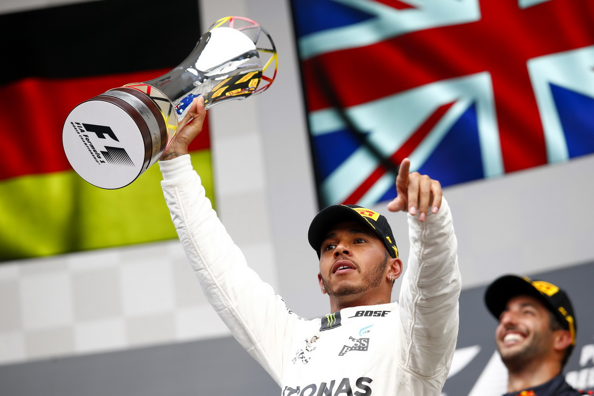 Mercedes-AMG Petronas Motorsport車隊Lewis Hamilton展現Pole to Win的完全優勢，奪下2017年比利時站冠軍.jpg