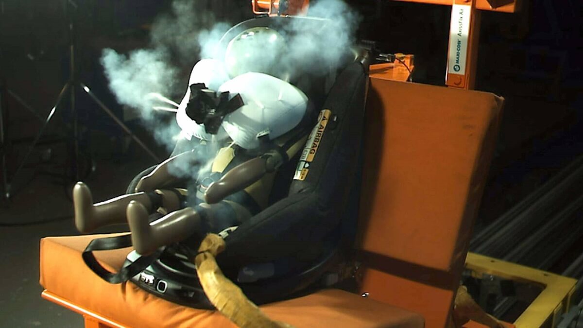 maxi-cosi-airbag-child-seat (1).jpg