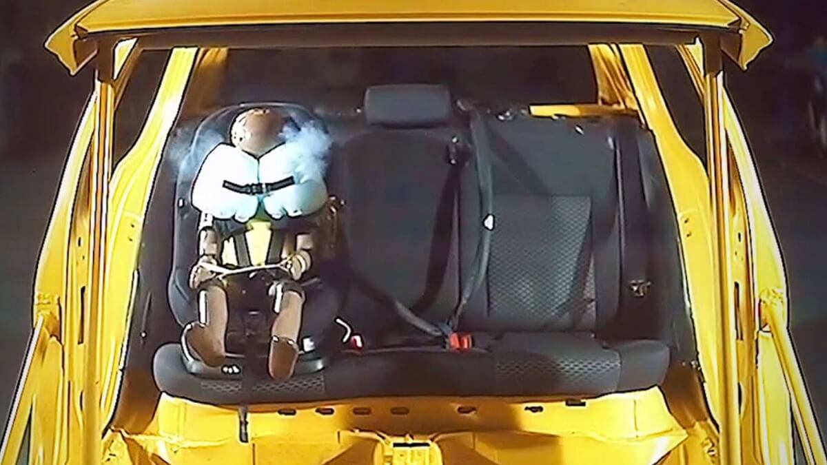 maxi-cosi-airbag-child-seat (2).jpg