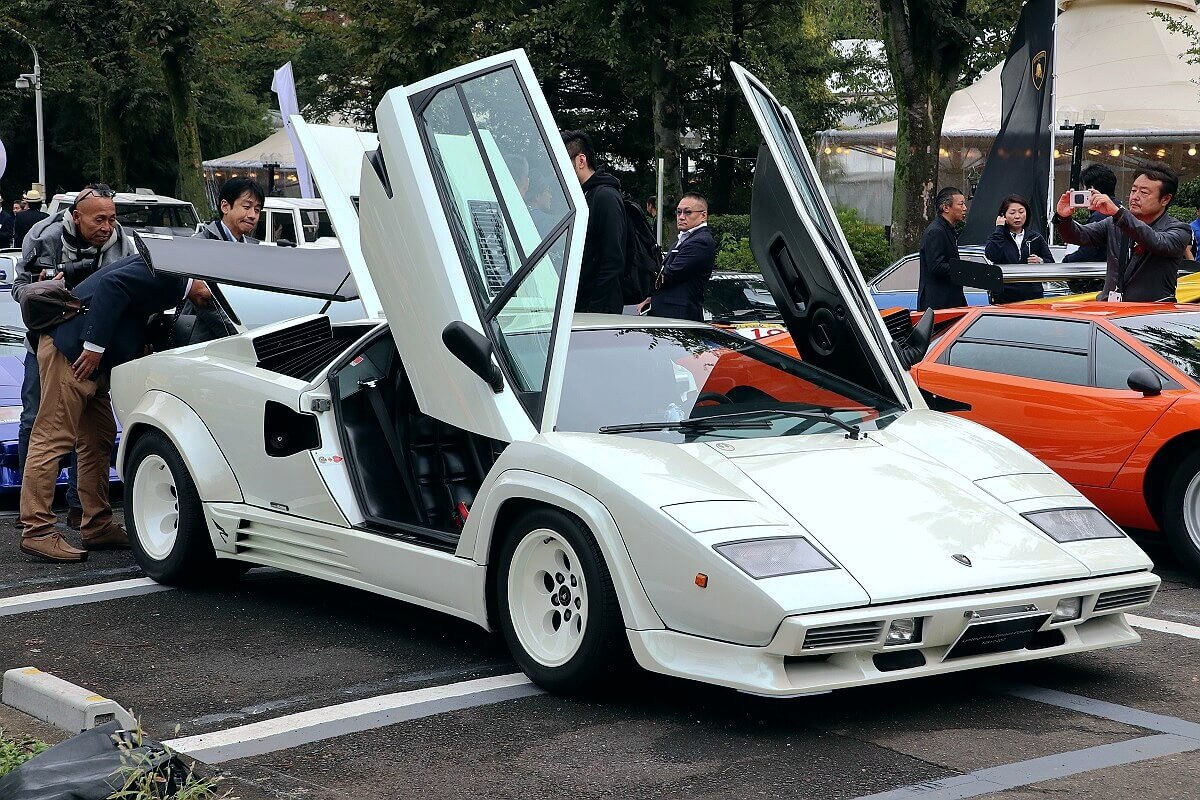 Lamborghini-Countach-1.JPG