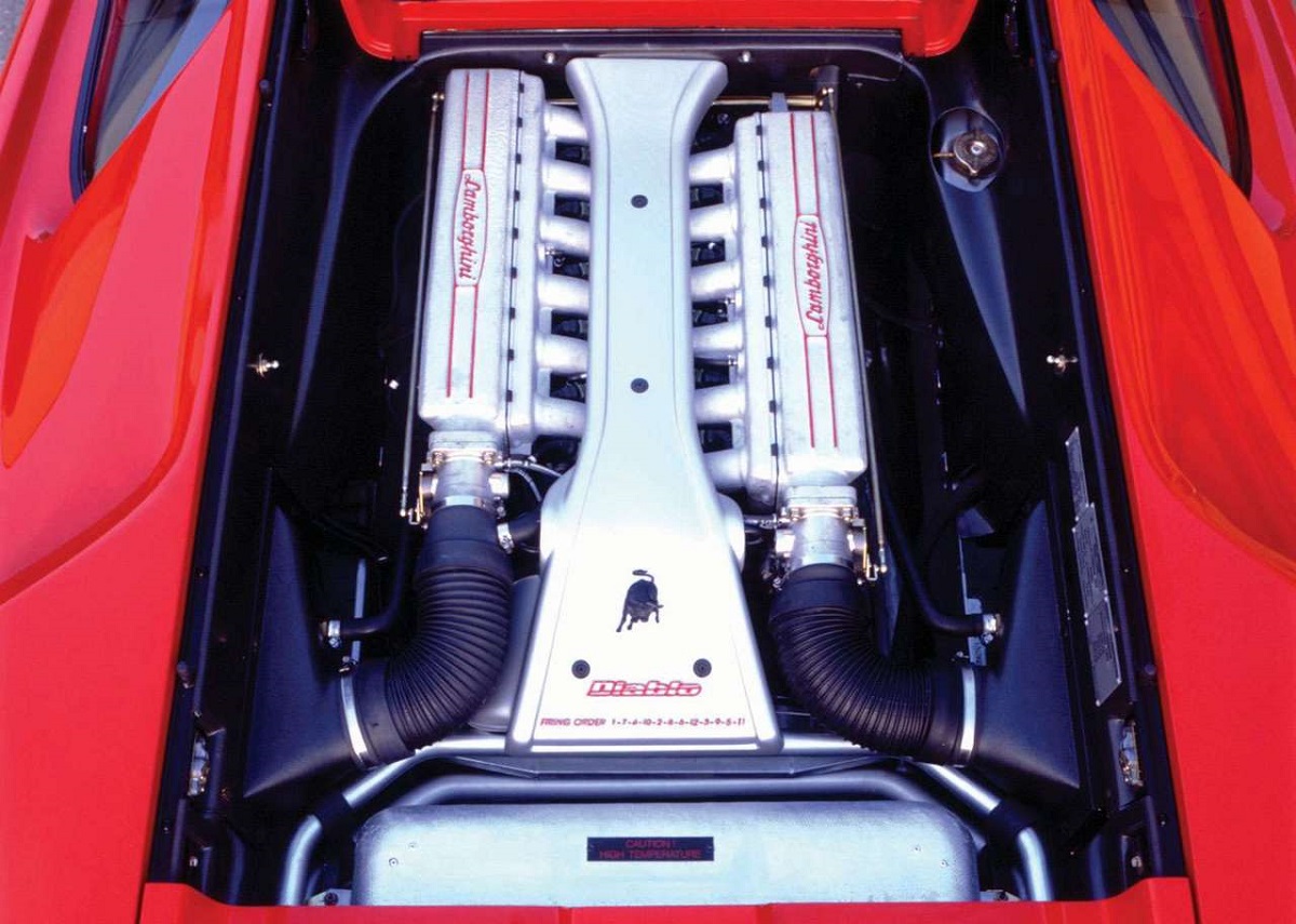 Lamborghini-Diablo_VT-1993.jpg
