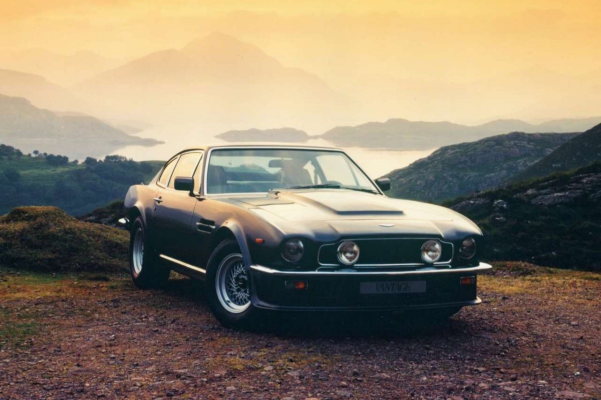Aston_Martin-V8_Vantage-1977.jpg