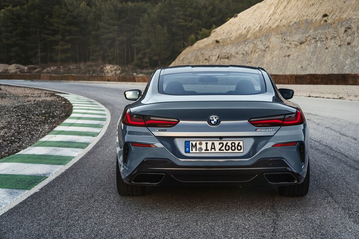 P90306630_highRes_the-all-new-bmw-8-se.jpg