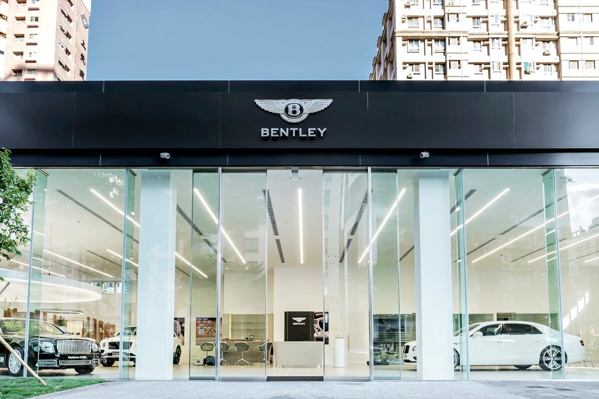 Bentley (1).jpg