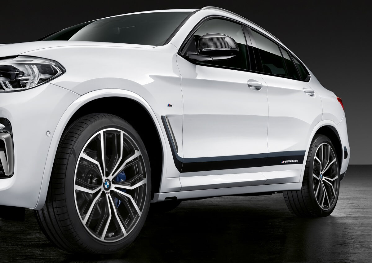 P90295151_highRes_the-new-bmw-x4-with-.jpg