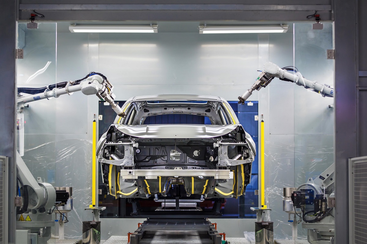 LYNK and CO CARS TO BE PRODUCED IN EUROPE.jpg