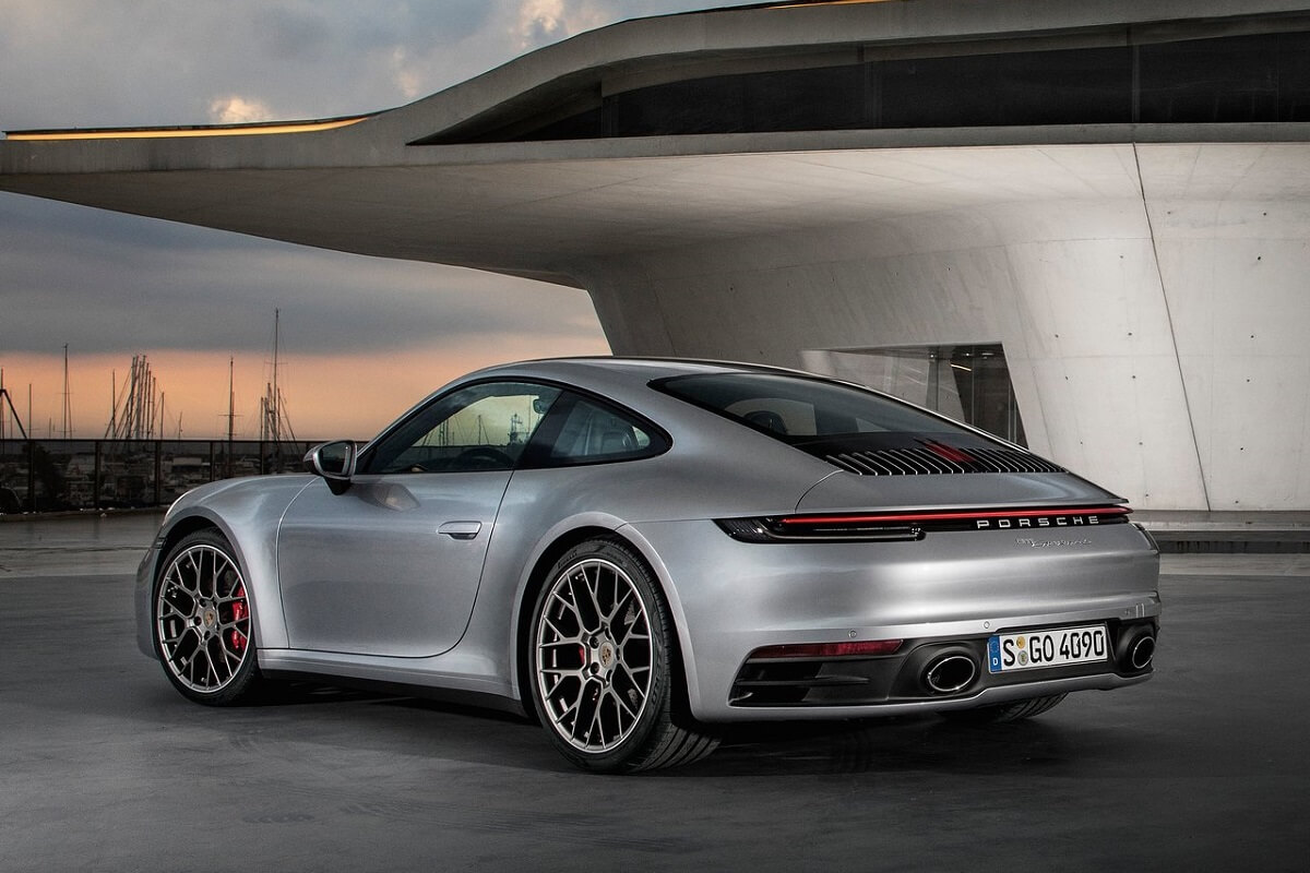 Porsche-911_Carrera_4S-2019-1.jpg