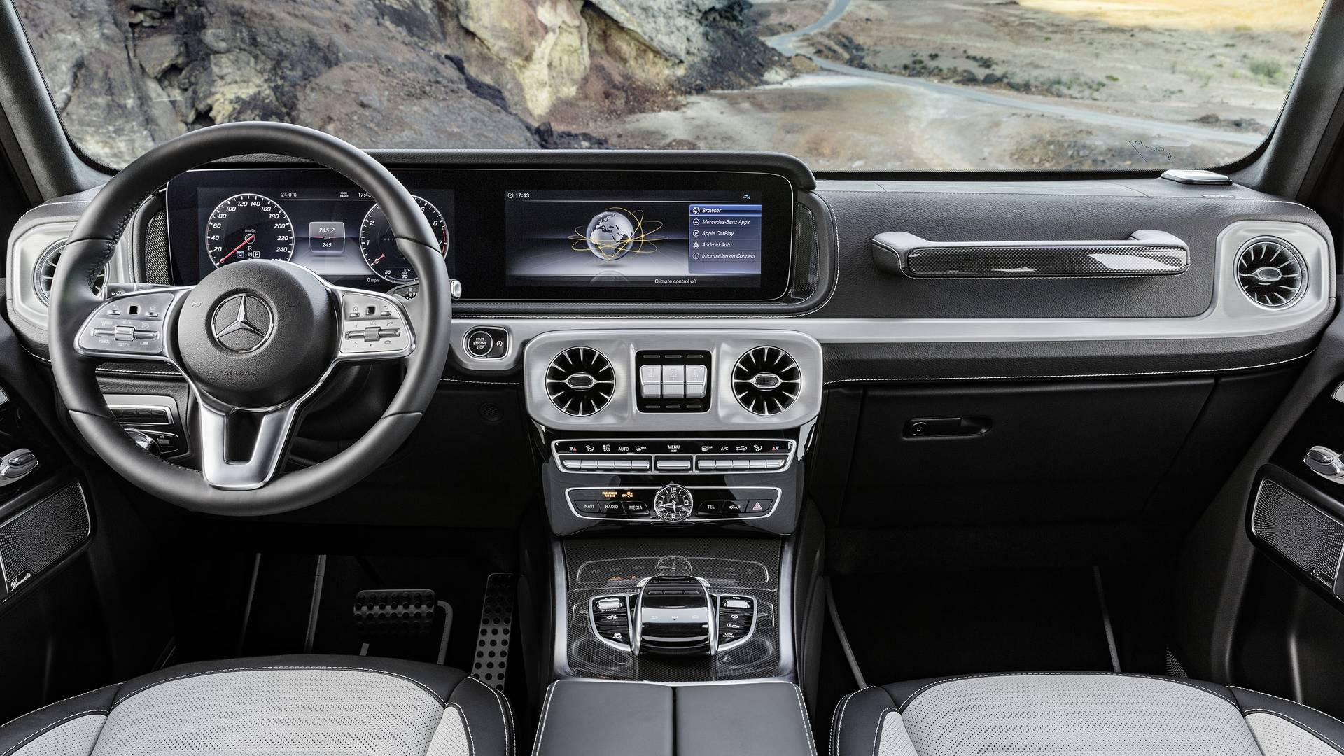 2019-mercedes-benz-g-class-interior (2).jpg