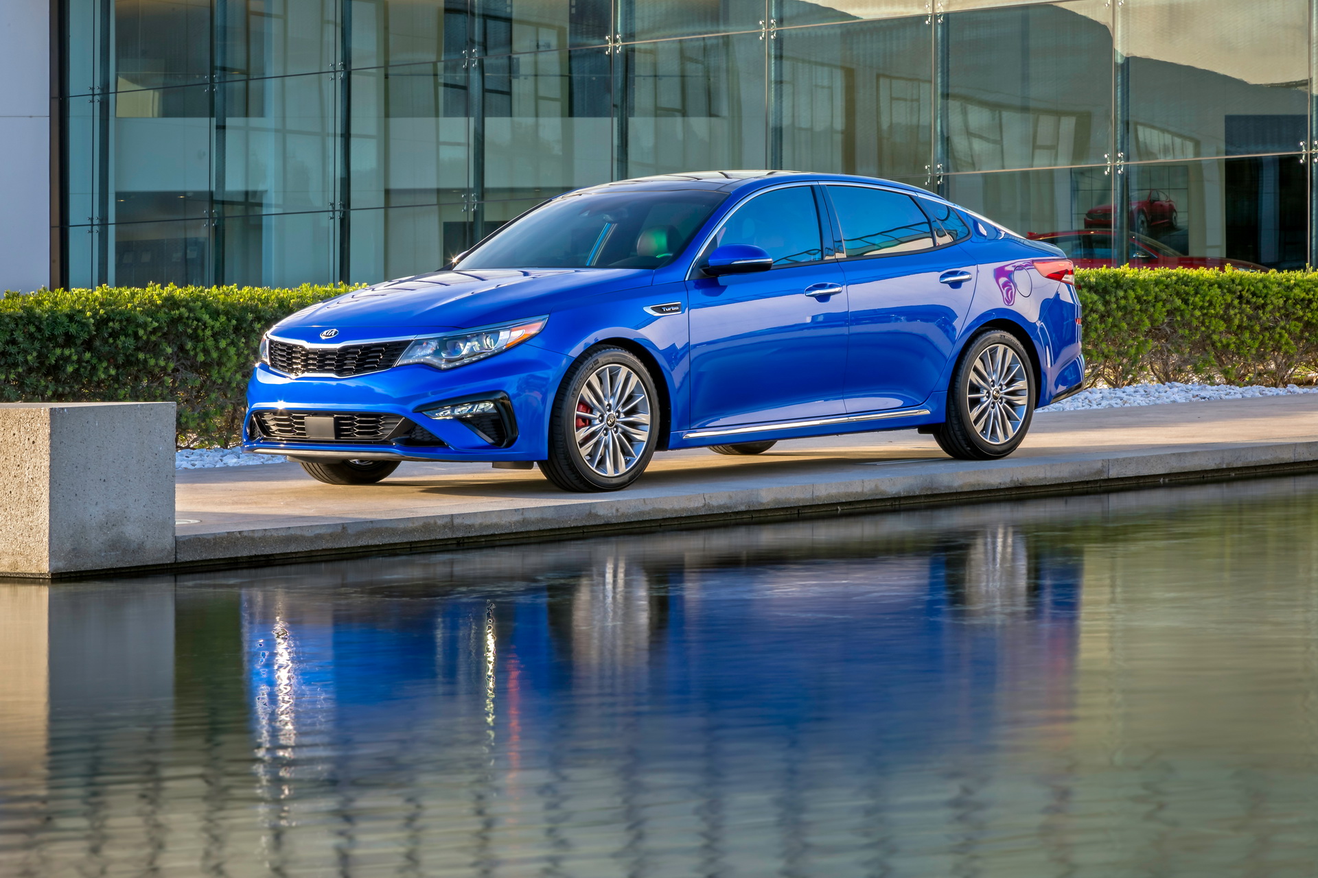 2019-kia-optima-5.jpg