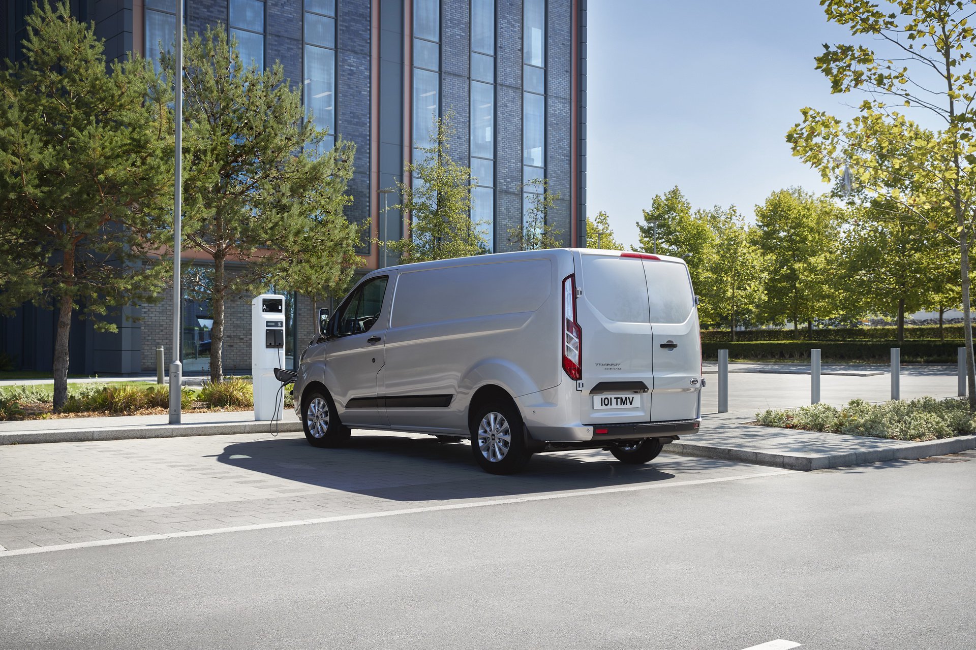 a78a753c-ford-all-new-transit-two-tonne-custom-connect-17.jpg