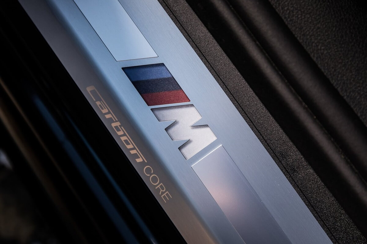 BMW-8-Series_Coupe-2019-1.jpg
