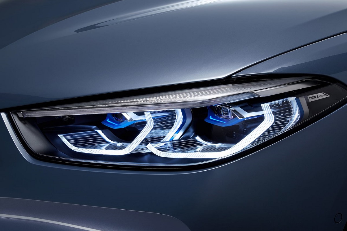 BMW-8-Series_Coupe-2019-2.jpg