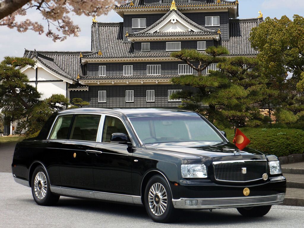toyota_century_royal_imperial_processional_car_4_1.jpg