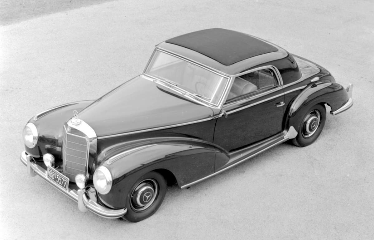 1952年 Mercedes-Benz 豪華雙門轎跑首度冠上「S」之名，以 300 S Coupé 譜出融合風雅紳士與運動美學的全新樂章.jpg