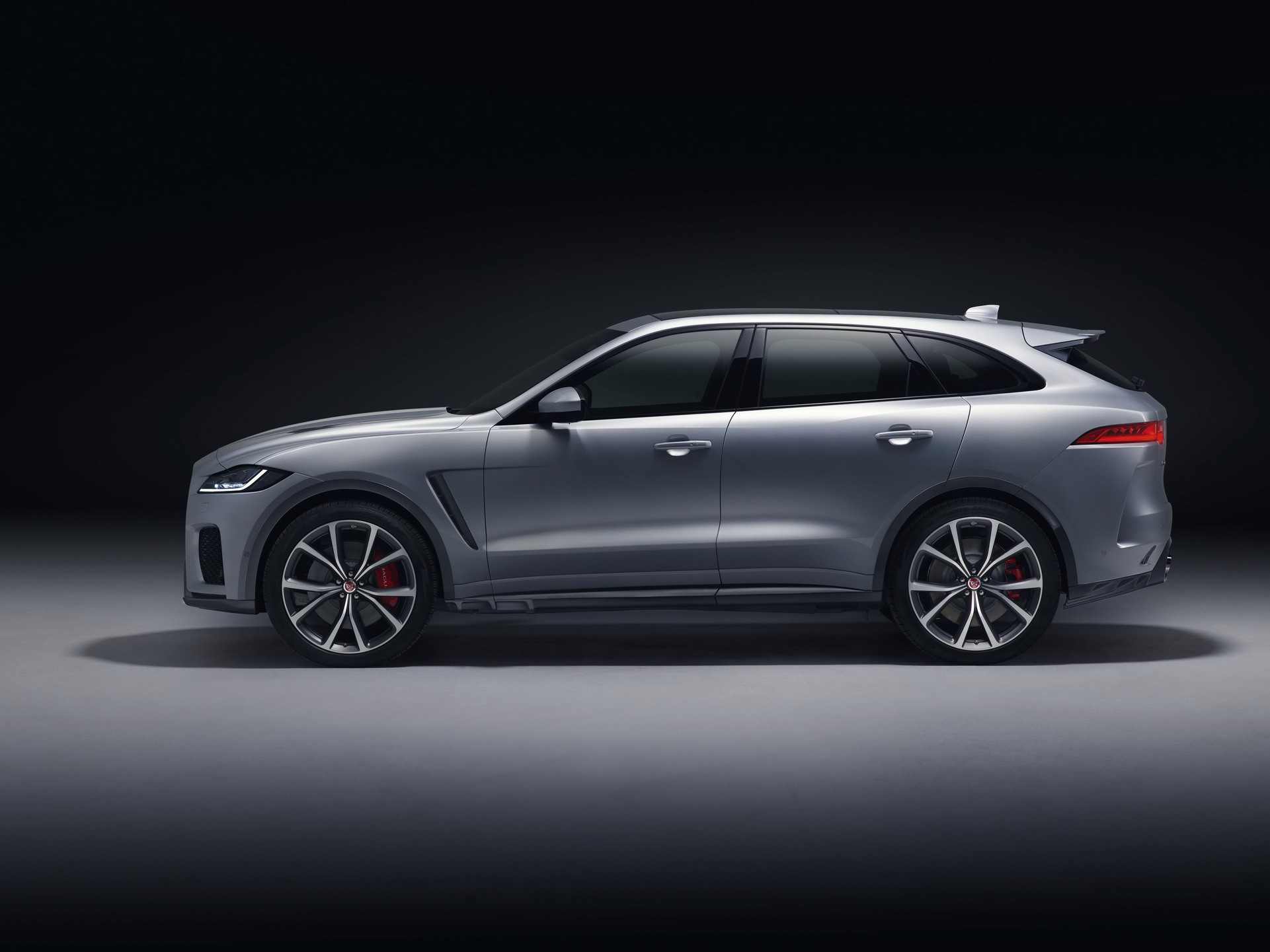 recommended-by-jaguar-lines-up-j-pace-suv-to-take-fight-to-porsche-cayenne_5.jpg