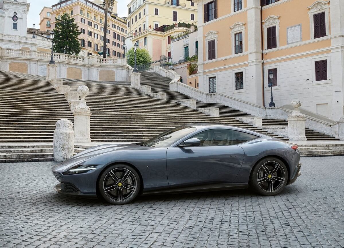 Ferrari-Roma-2020-1.jpg