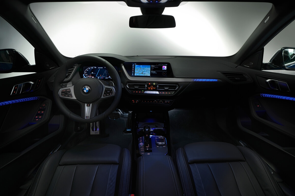 P90370607_highRes_the-all-new-bmw-2-se.jpg