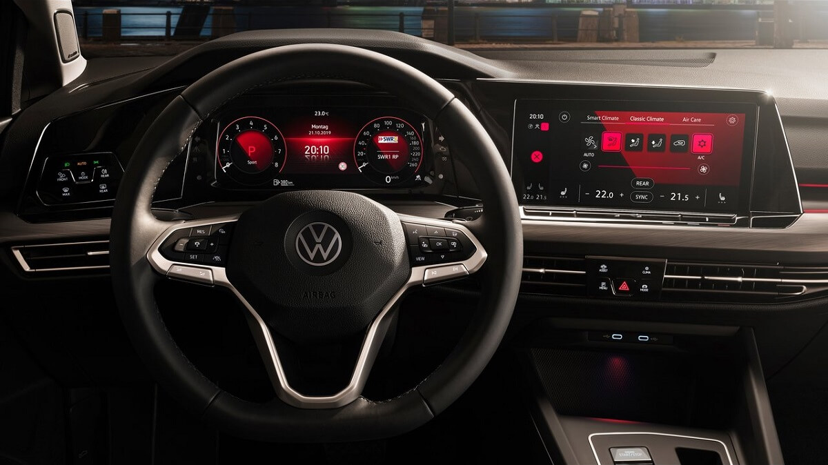 Volkswagen-Golf-2020-13.jpg