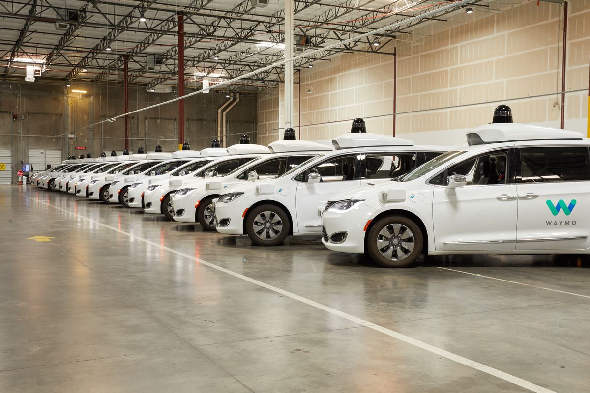 Waymo_vehicles_in_depot.0.jpg