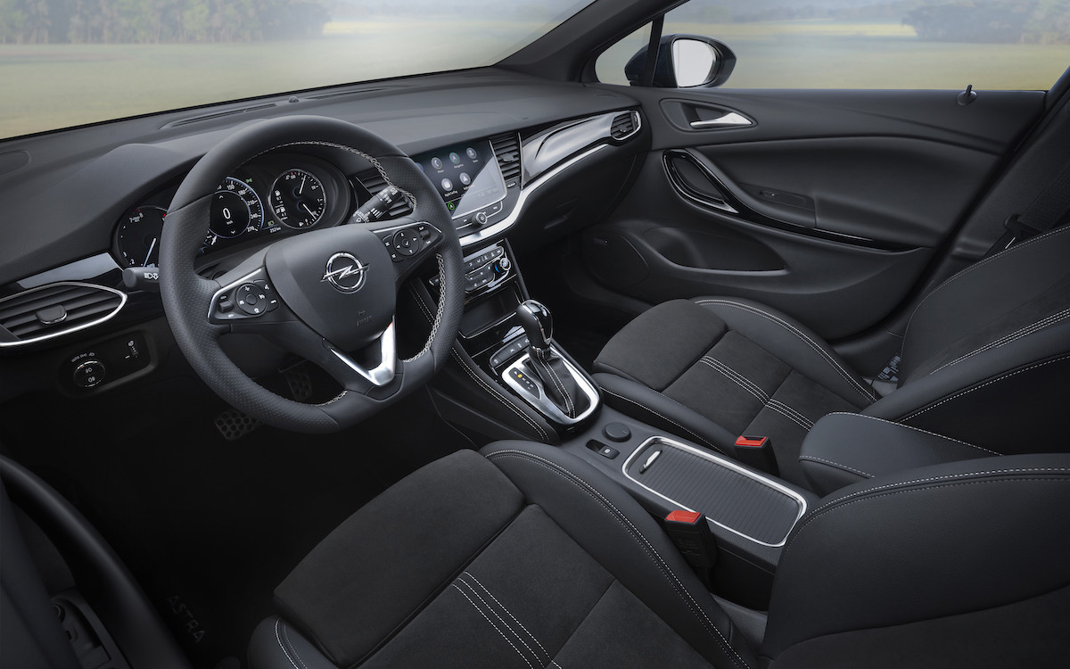 en_Opel-Astra-Interior-507811.jpg