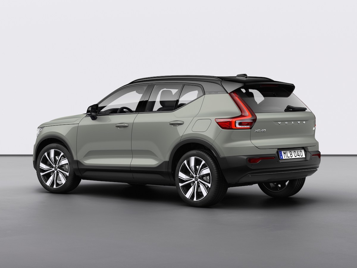 259188_Volvo_XC40_Recharge_P8_AWD_in_Sage_Green.jpg