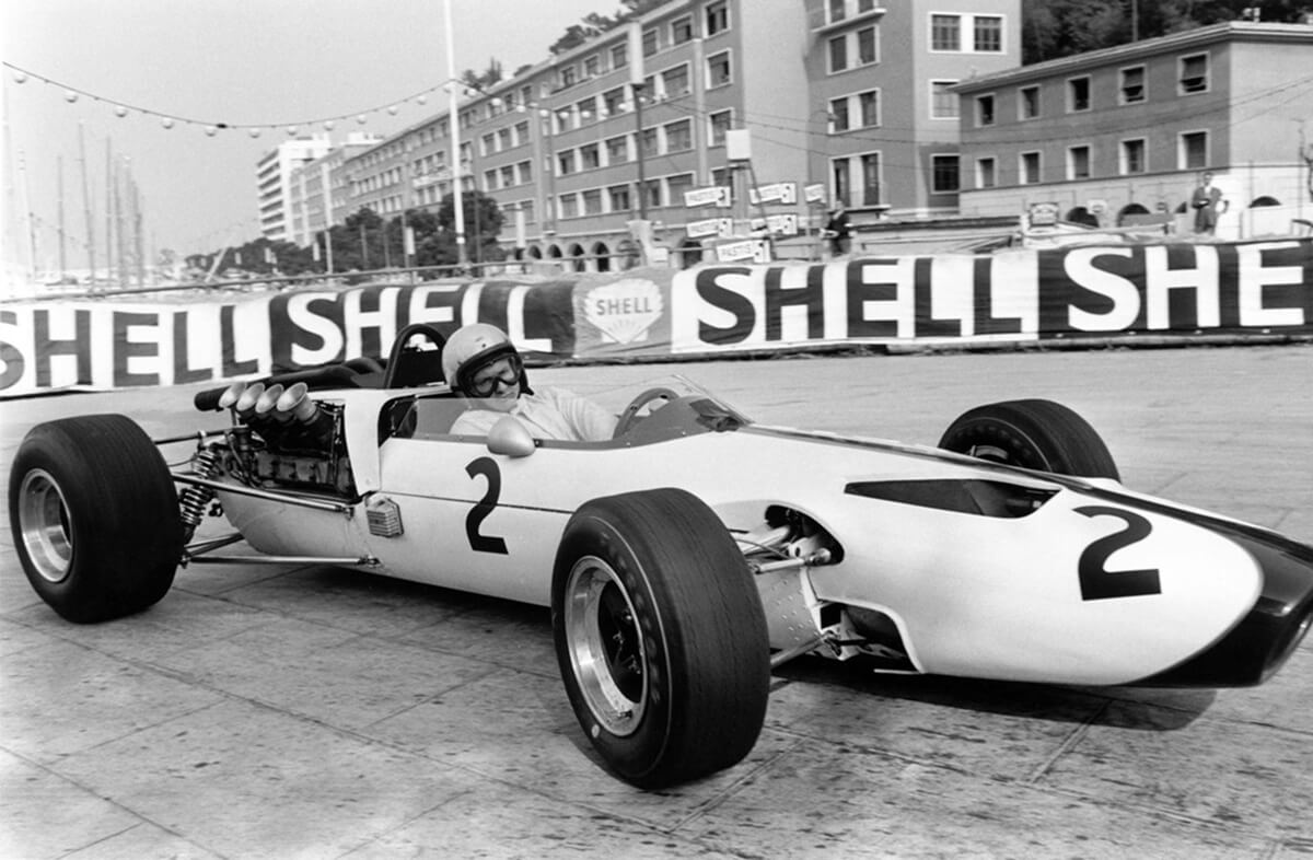 1966_Monaco_Bruce_McLaren_McLaren_M2B_Ford.jpg