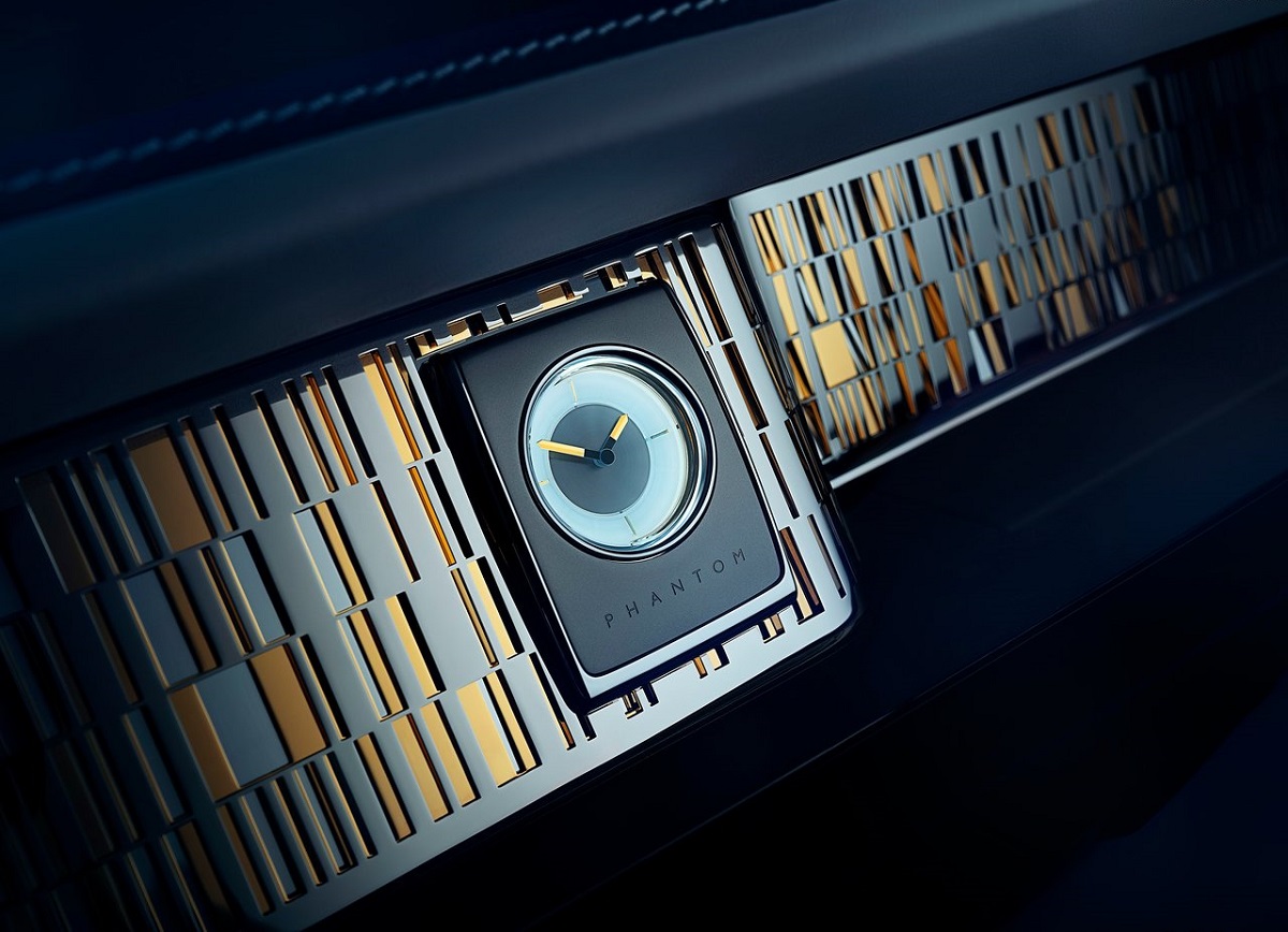 Rolls-Royce-Phantom_Tranquillity-2019-2.jpg