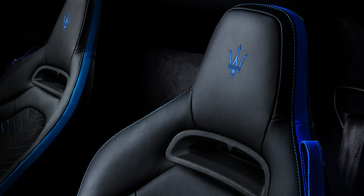 46_Maserati_MC20_interior.jpg