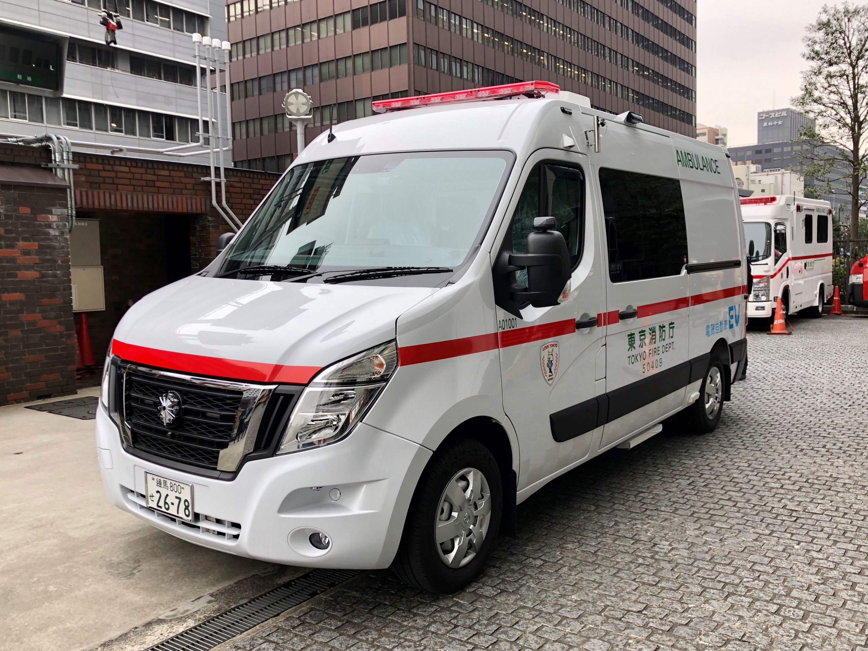 Nissan EV Ambulance Exterior-source.jpg