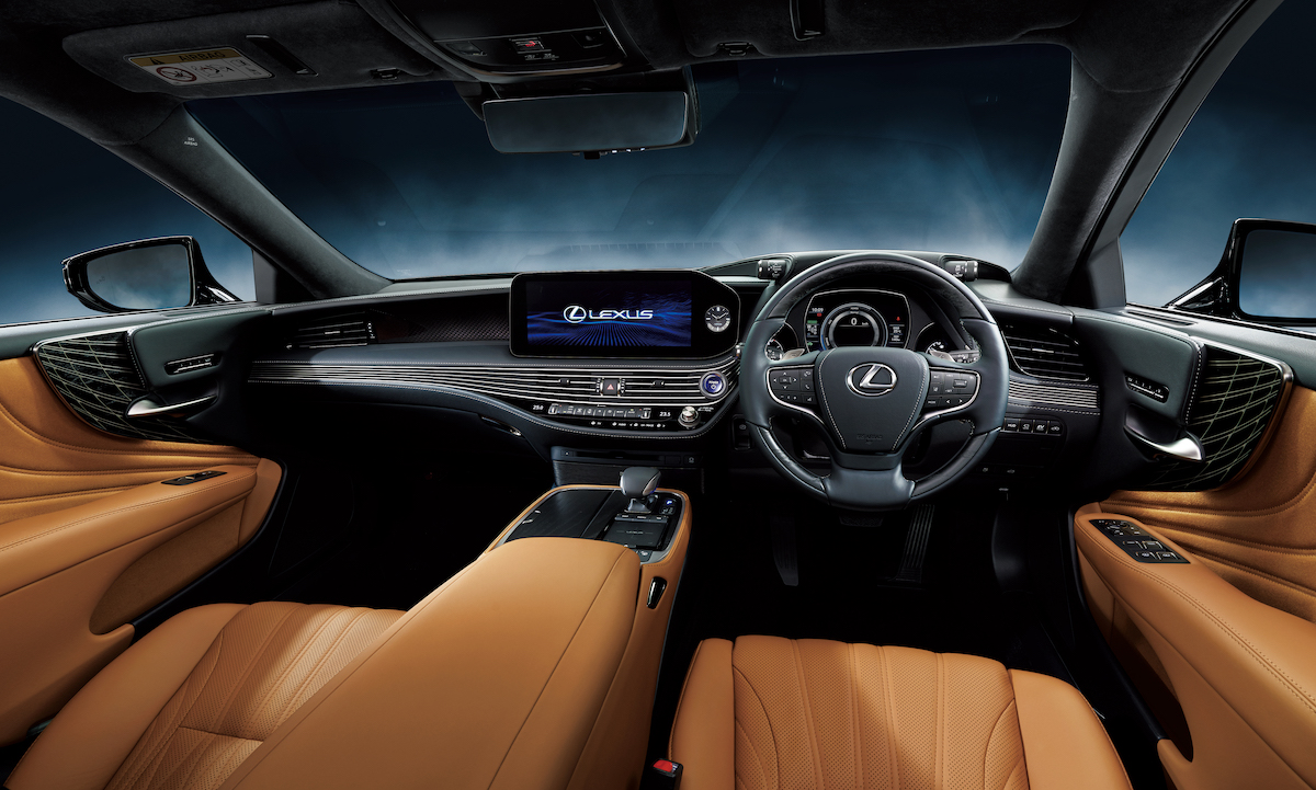 回歸屬於 LS 的高質感駕馭與科技本質，Lexus LS 小改款日規正式發售！ CarStuff 人車事