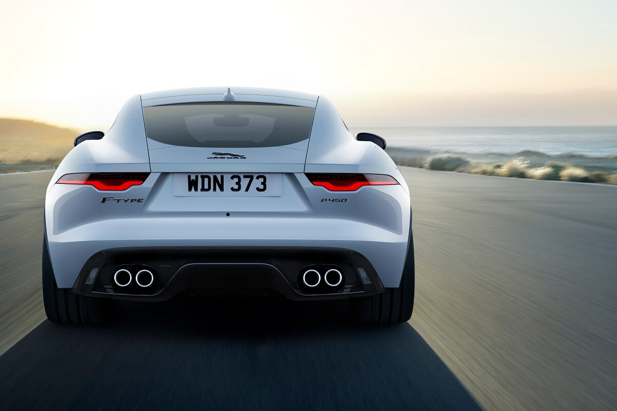 Jag_F-TYPE_22MY_P450_R-Dynamic_Coupe_Exterior_120421_002.jpg