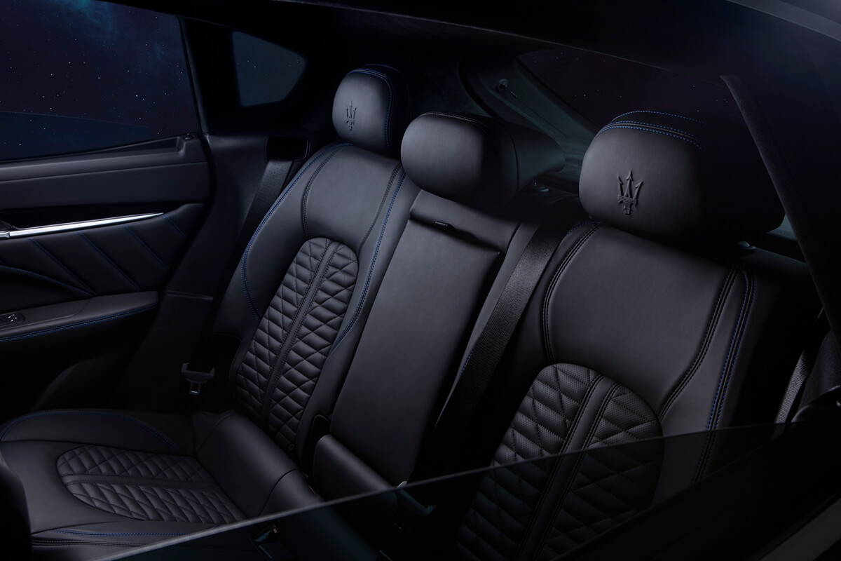 17914-MaseratiLevanteHybrid.jpg