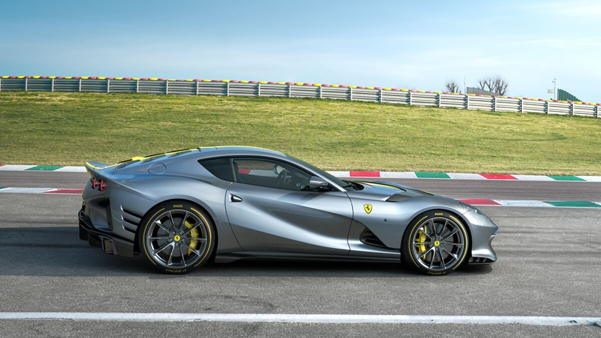 Ferrari_limited_series_V12_special_4.jpg