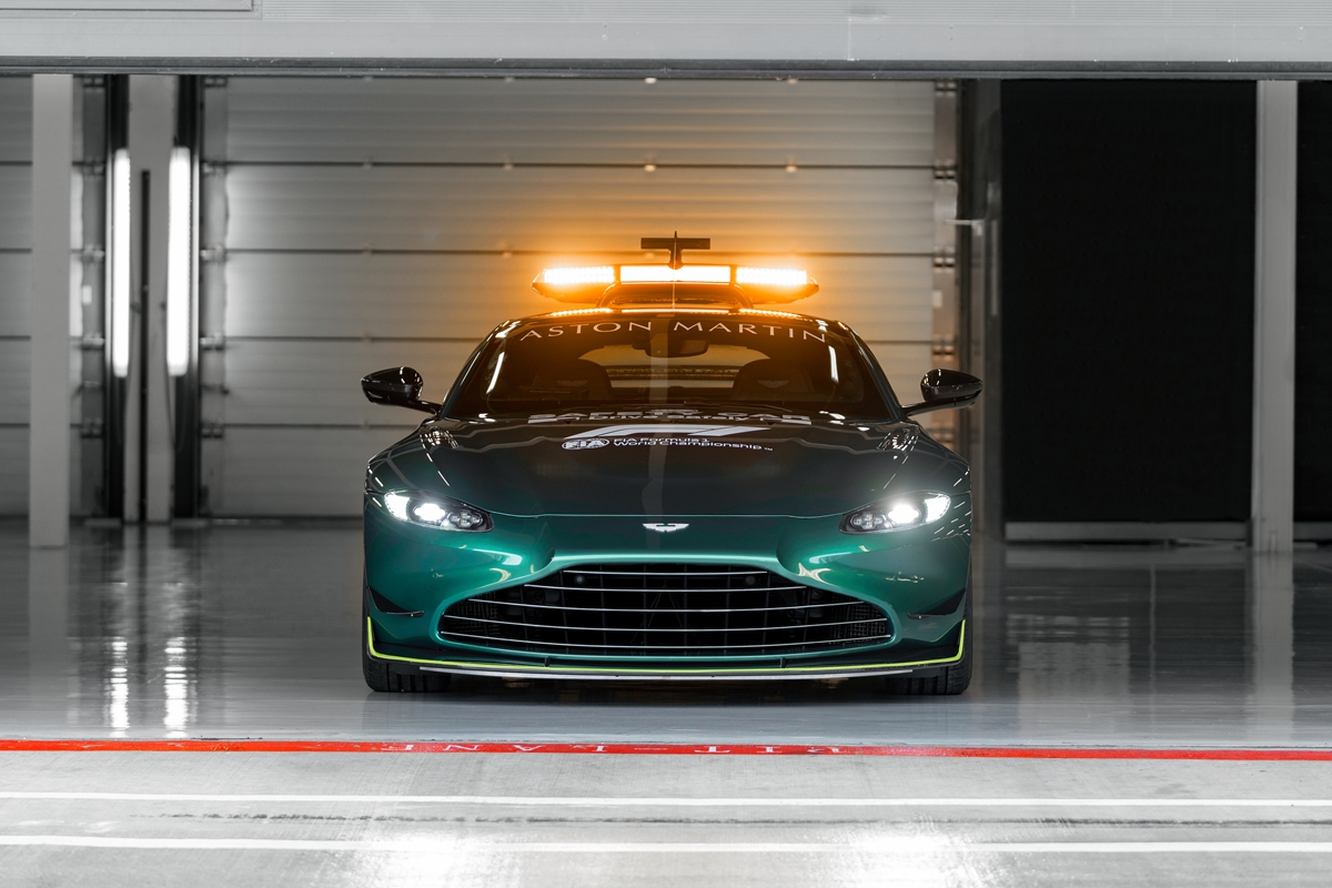 Aston Martin VantageOfficial Safety Car of Formula One06.jpg