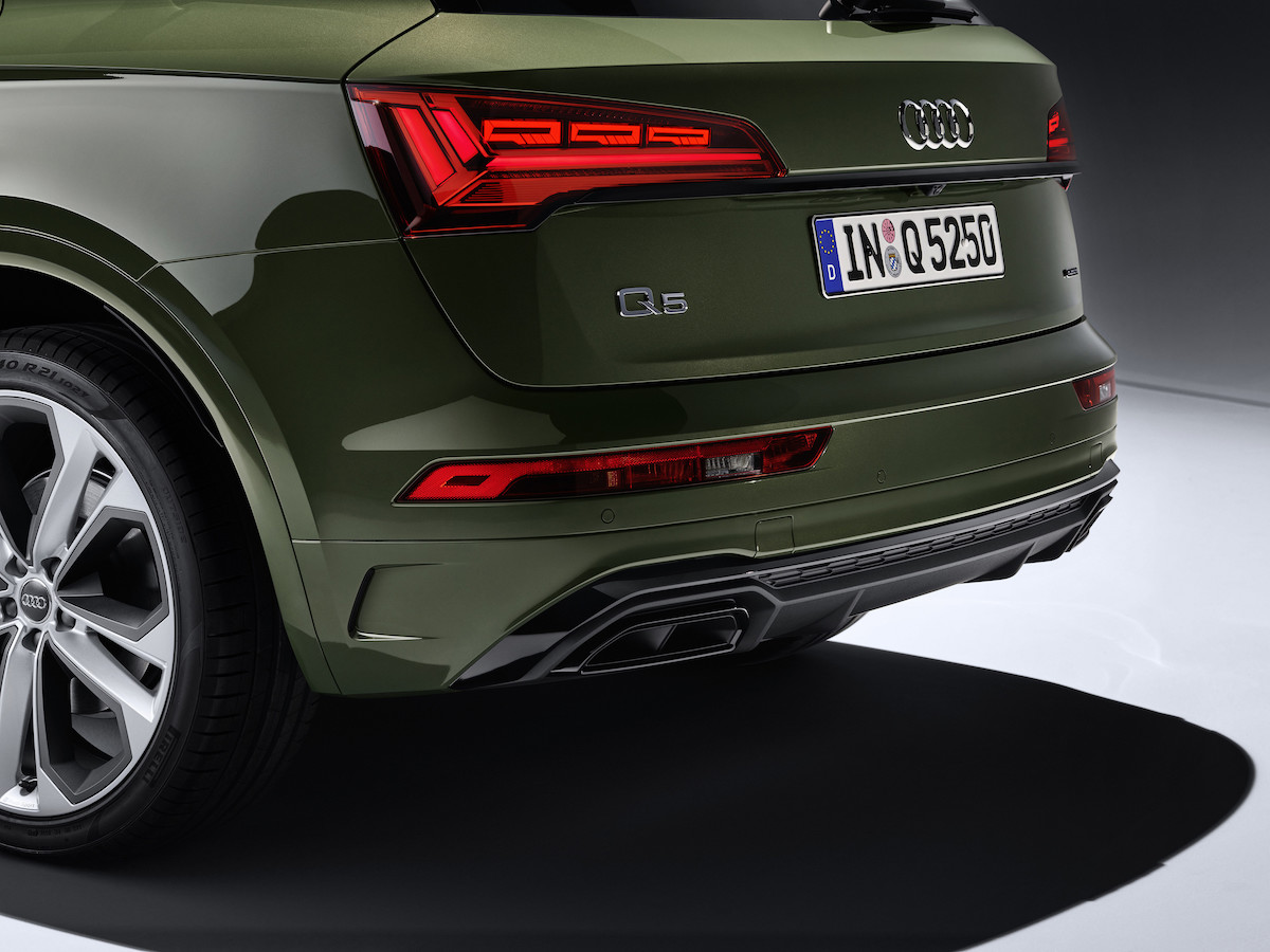 Audi Q5 digital OLED 燈光科技.jpg
